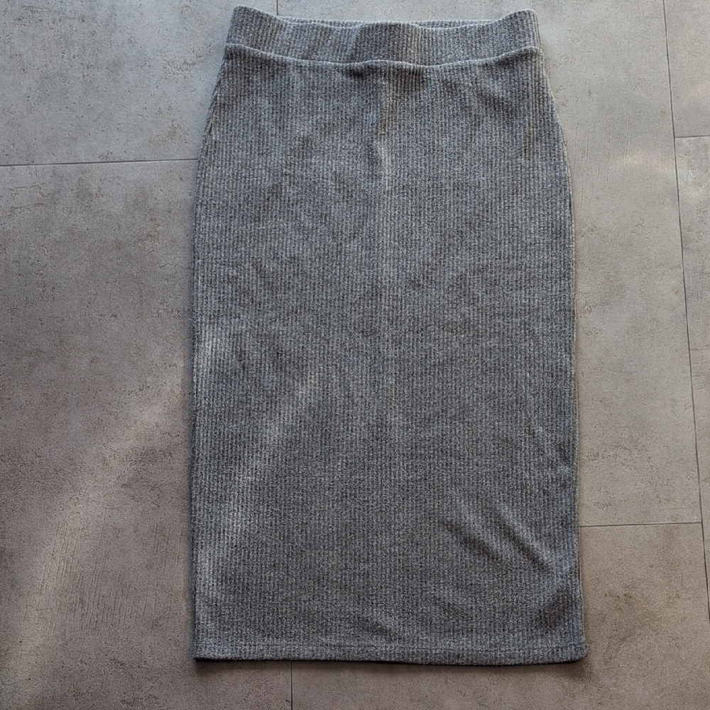 GAP Gray Ribbed Knit Midi Pencil Skirt